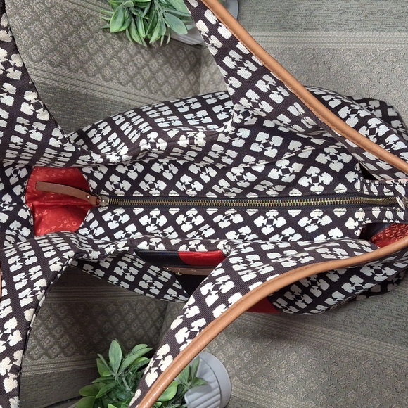 Kate Spade Stripe Hobo tote - Picture 11 of 16